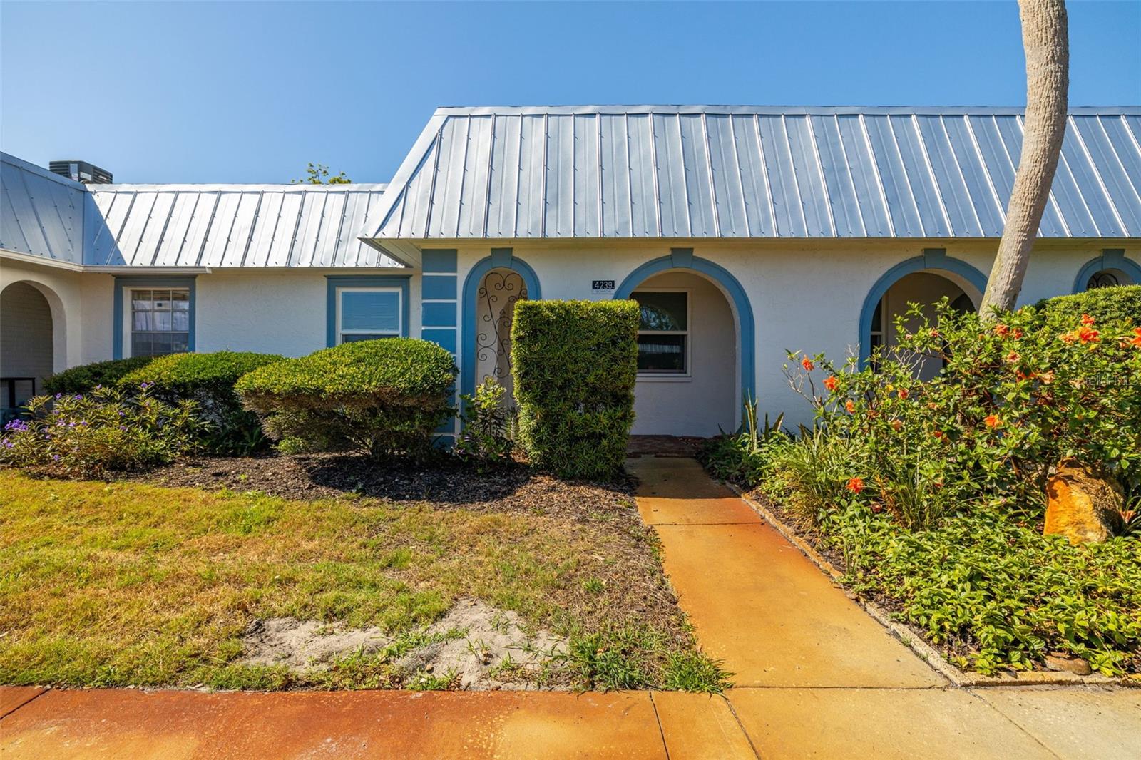 4239 Tamargo Dr