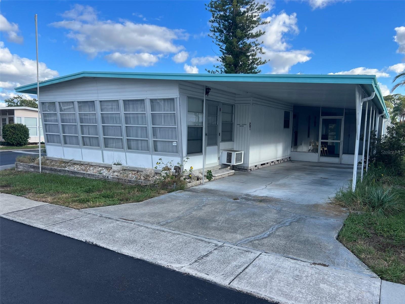 201 Royal Palm Cir