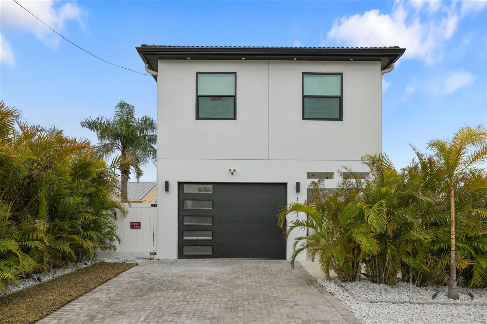 16015 Redington Dr