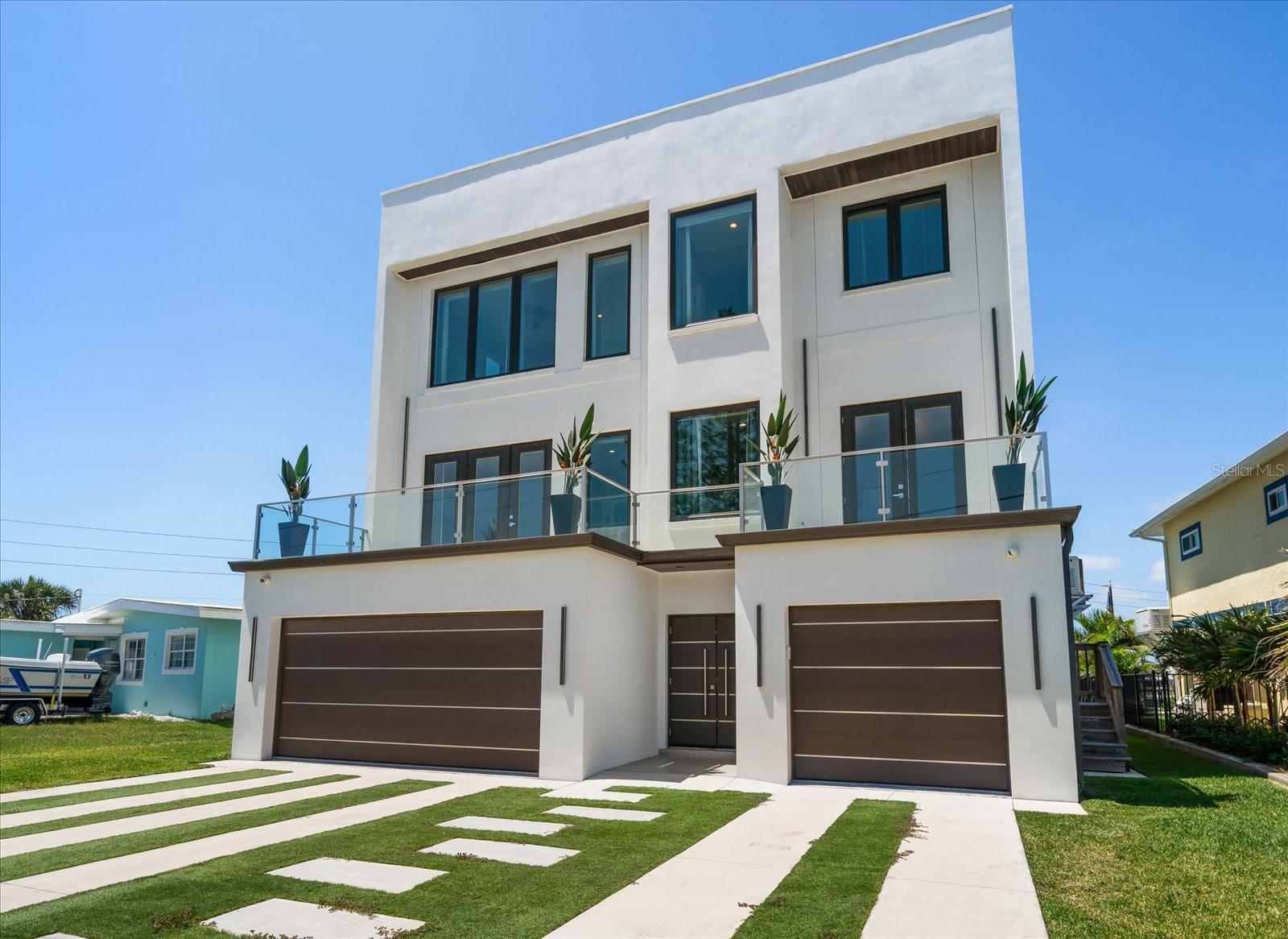 16047 Redington Dr