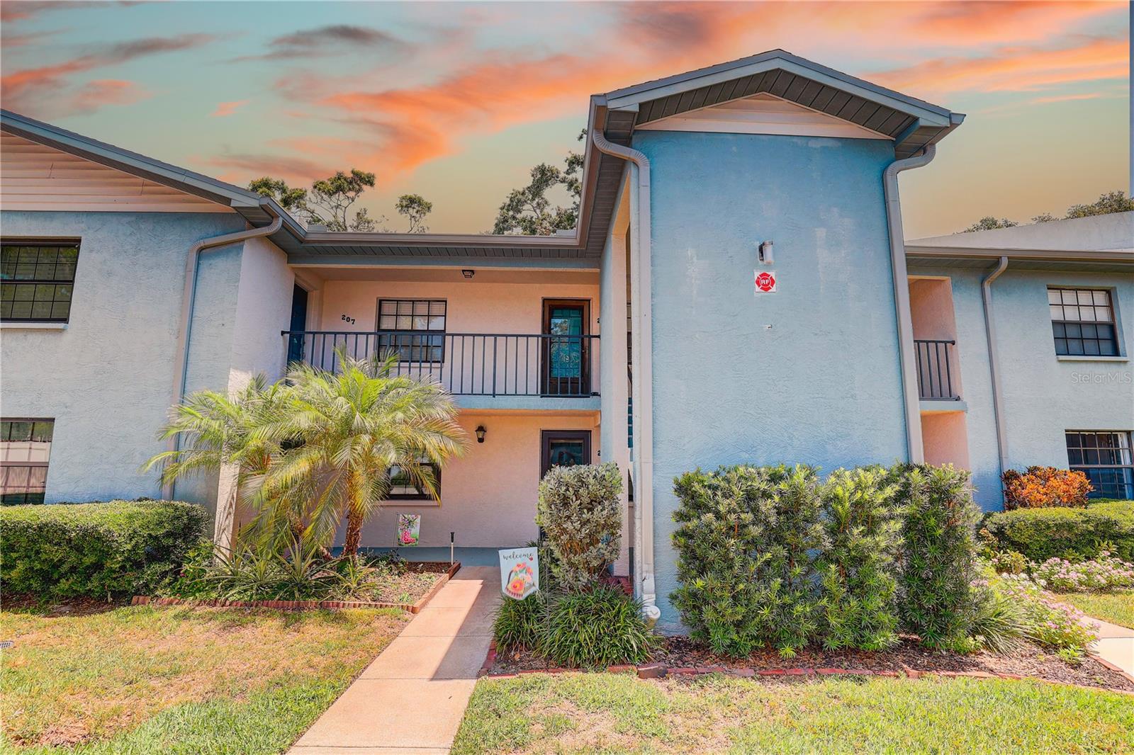 11800 Park Blvd #208