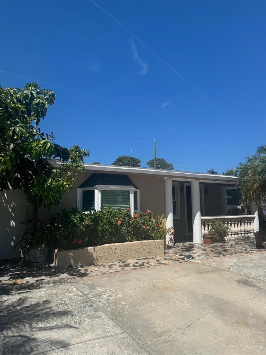 5106 Gateway Dr