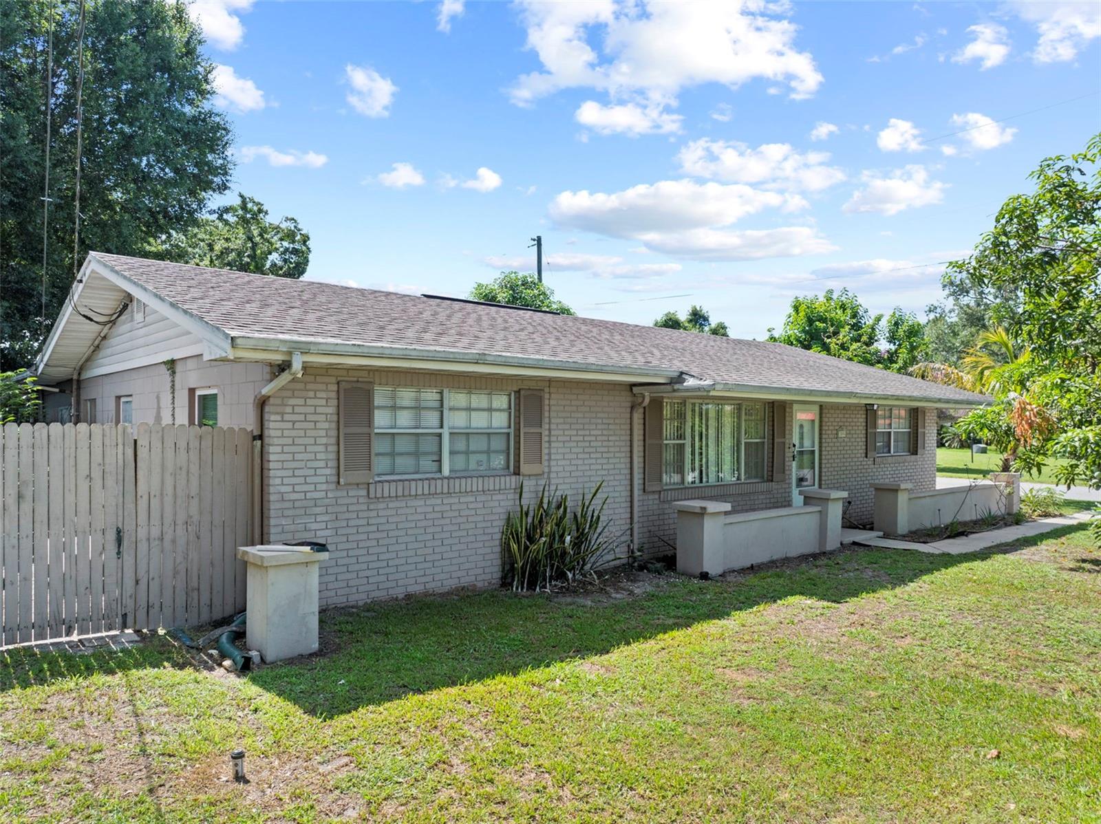 2800 Sunset Dr NW