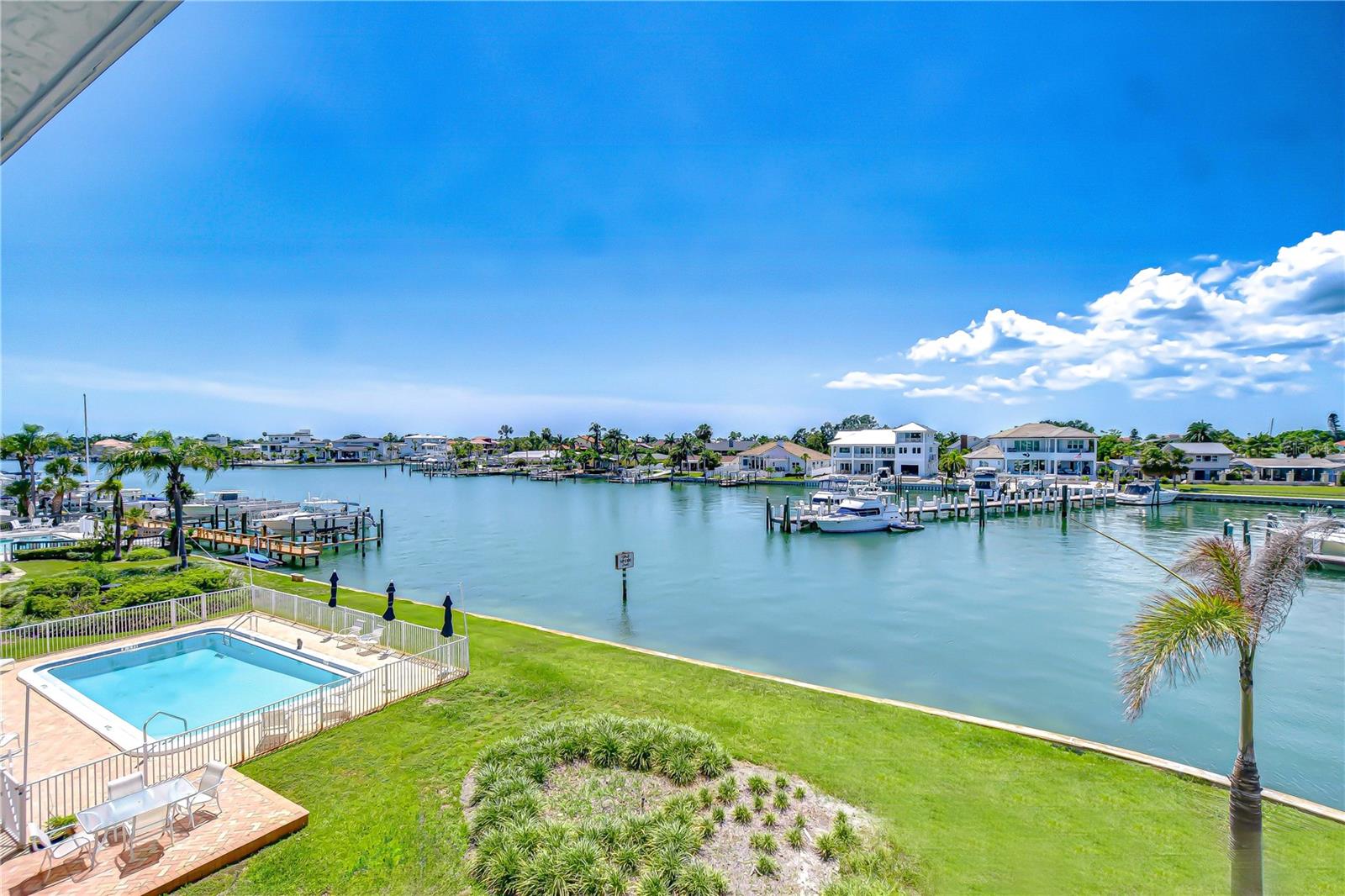 340 Pinellas Bayway S #304