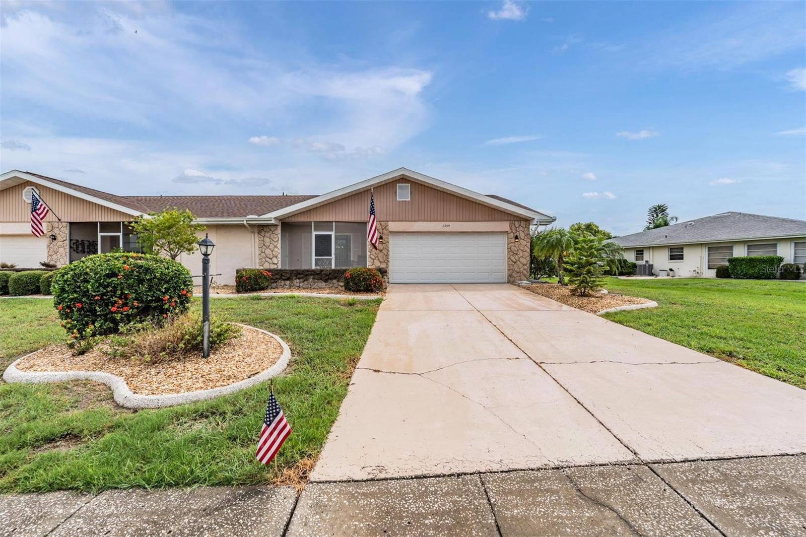 1209 Wild Feather Ln