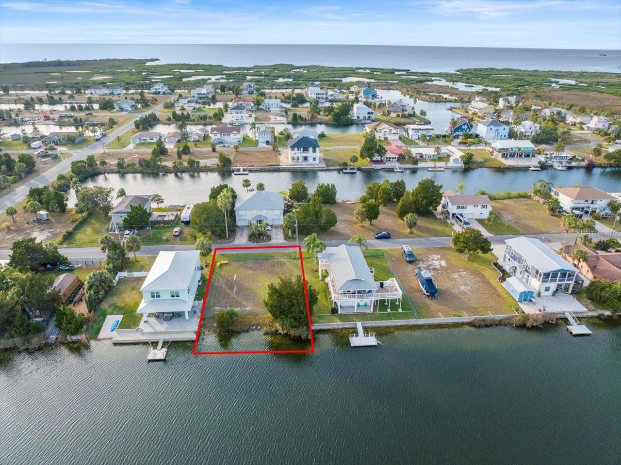 3332 Oleander Dr