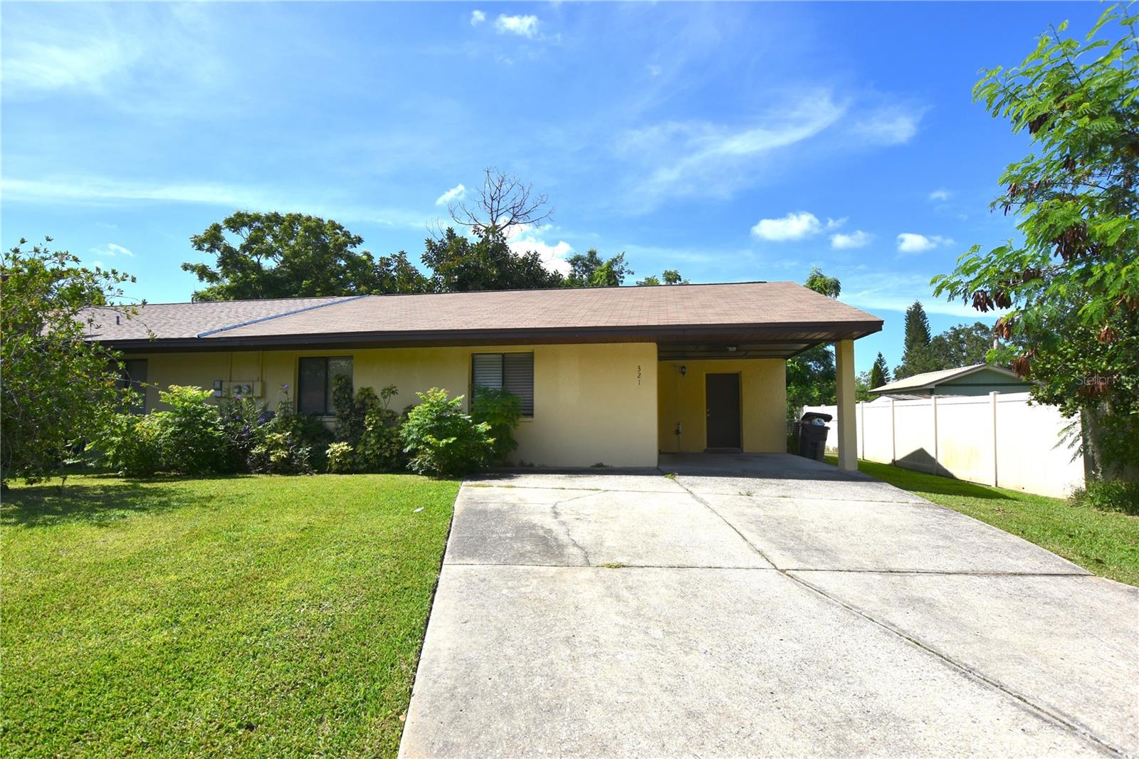321 Lake Harris Dr