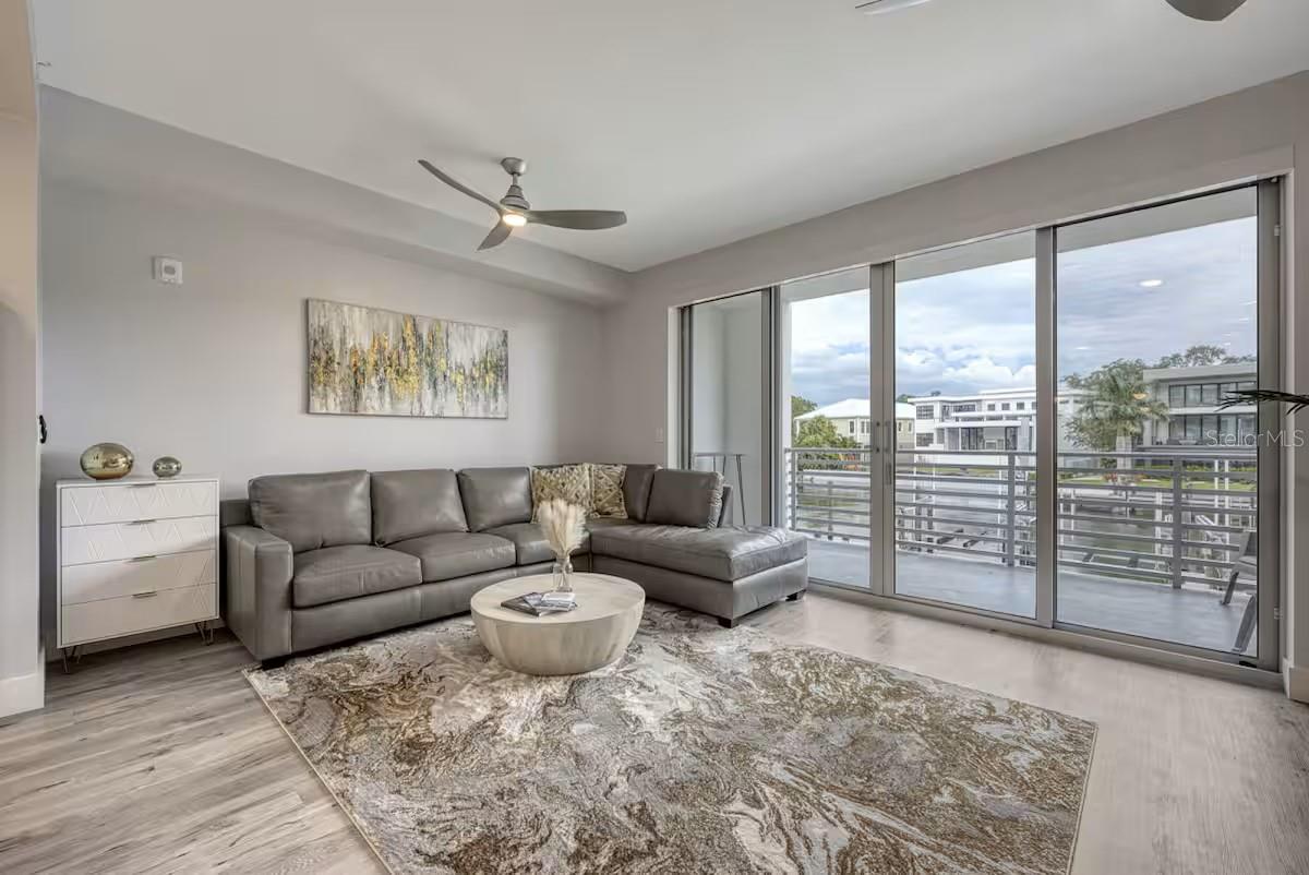 1709 N Tamiami Trl #220