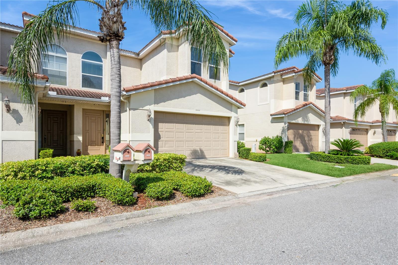 10422 LA Mirage CT