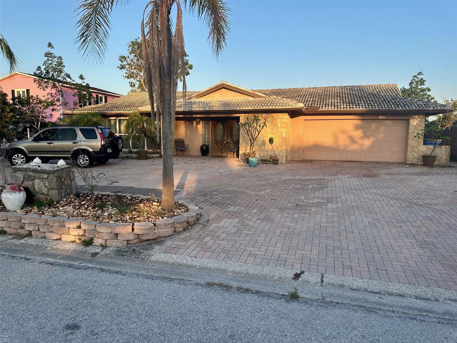 3920 Venetian Way