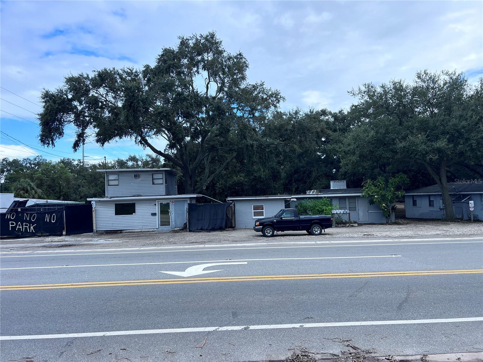 1302 Sunset Pt Rd