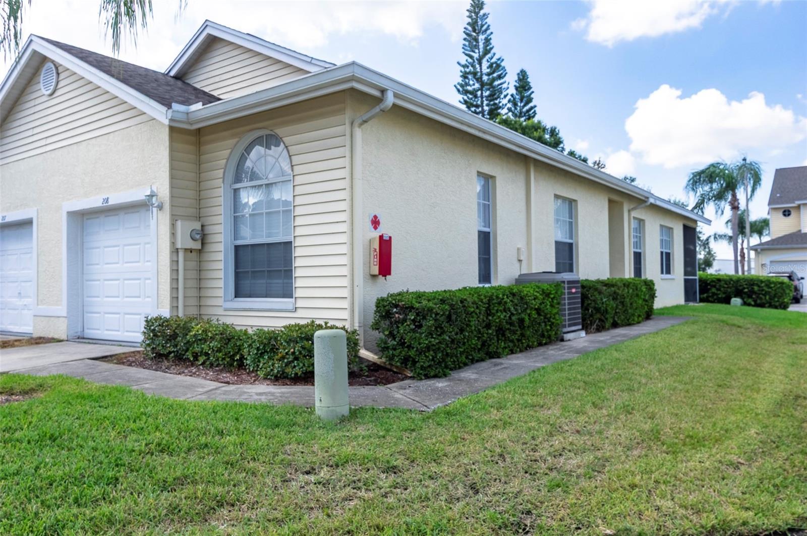 1050 Starkey Rd #208