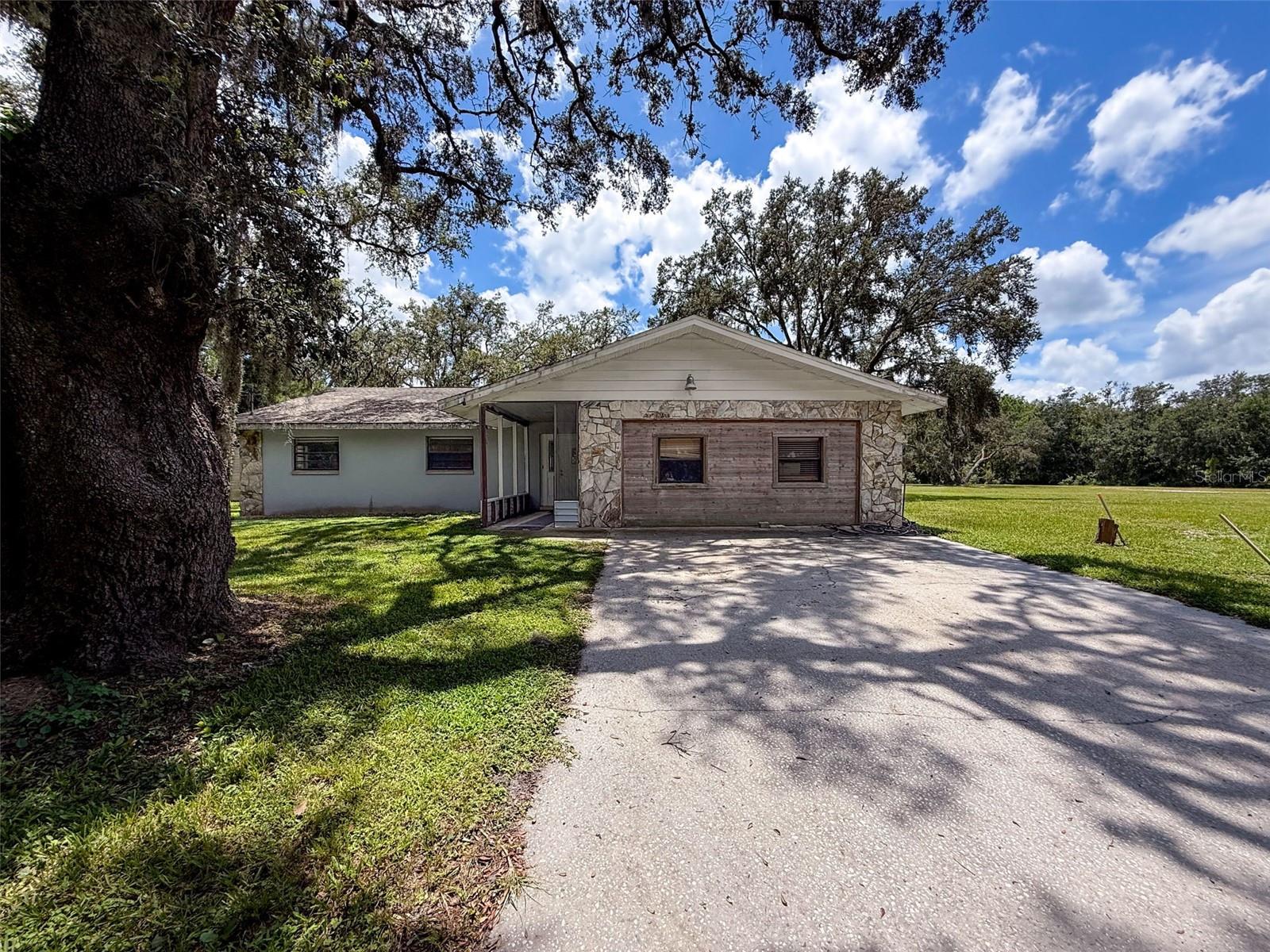 15438/15440 Azra Dr