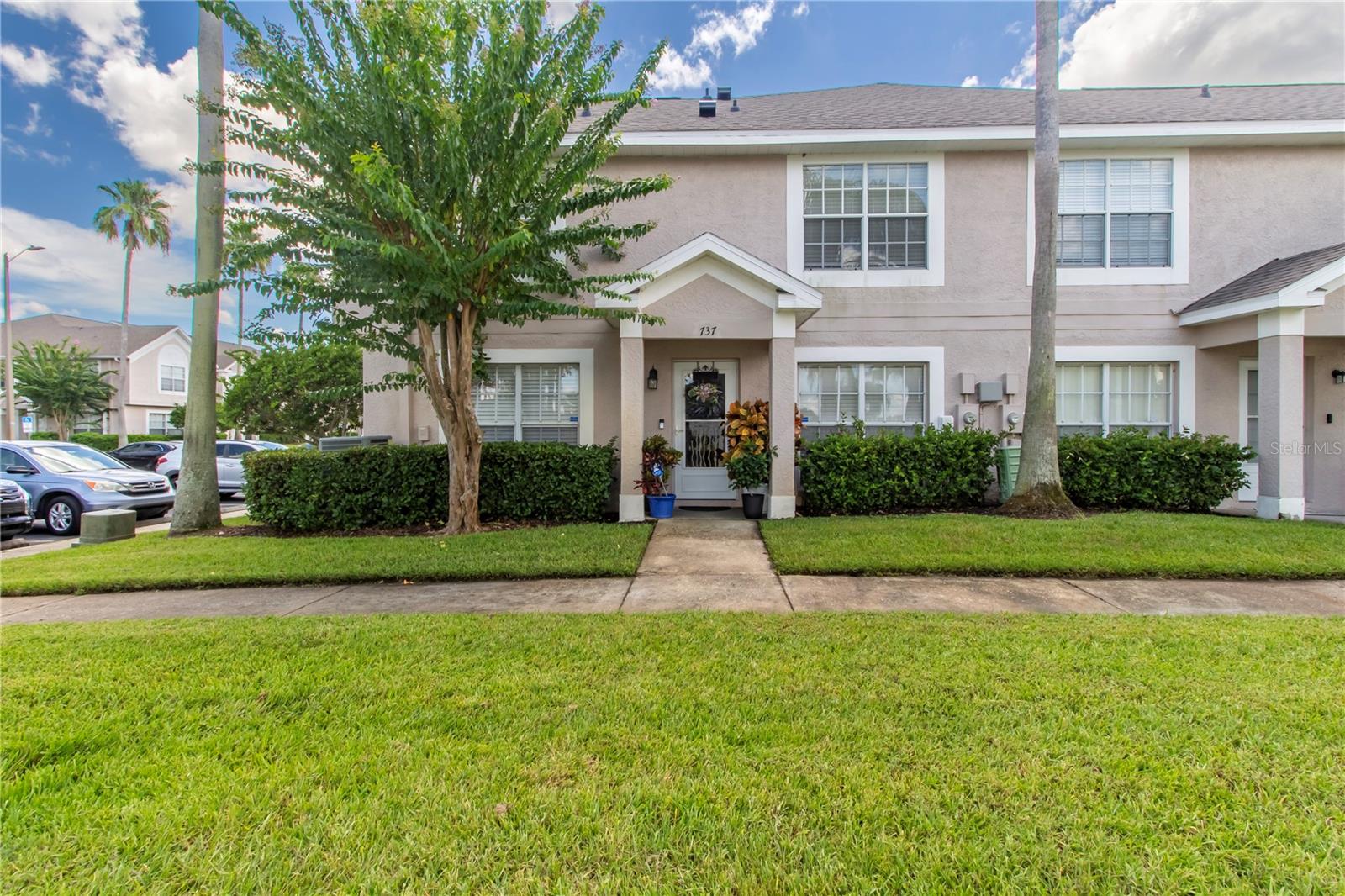 737 Kensington Lake Cir
