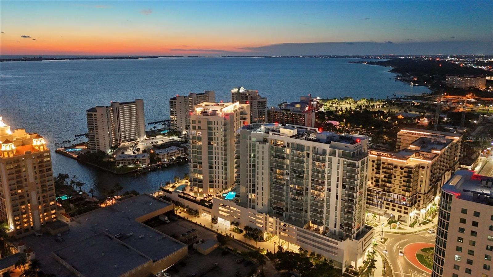 301 Quay Commons #1704