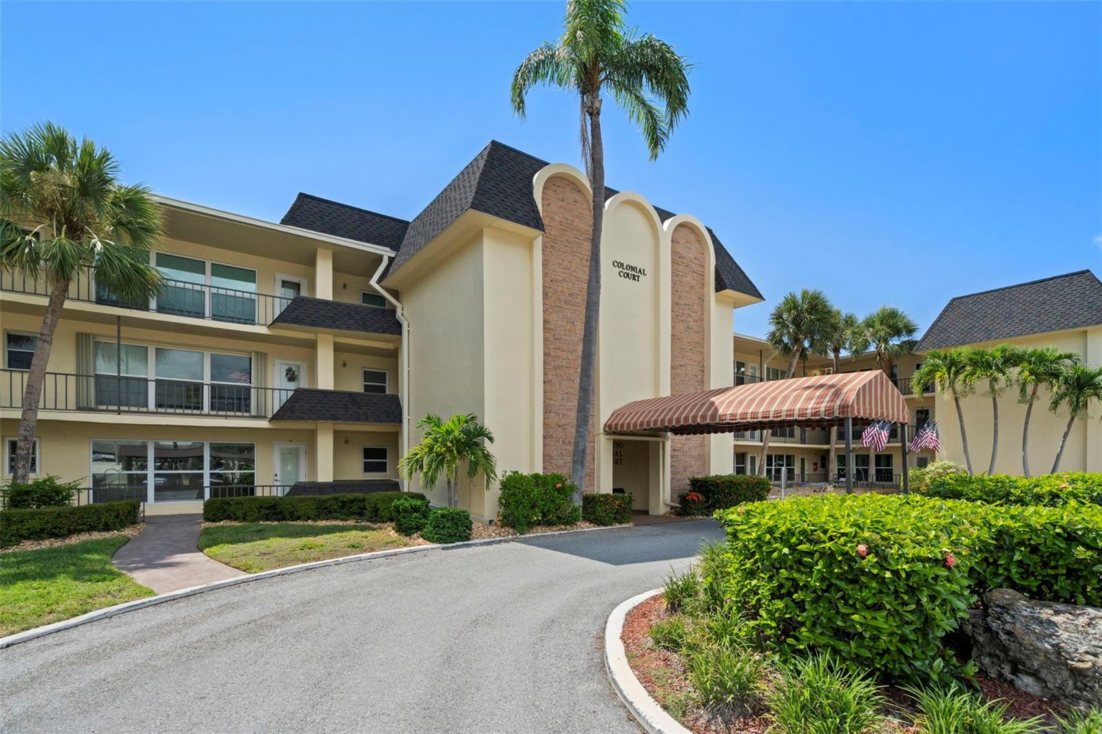 4780 Cove Cir #205