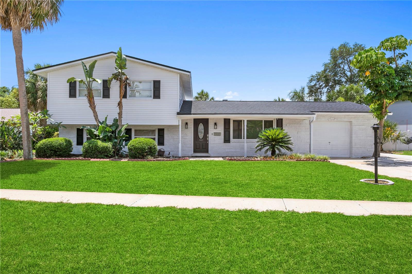 8412 Flagstone Dr