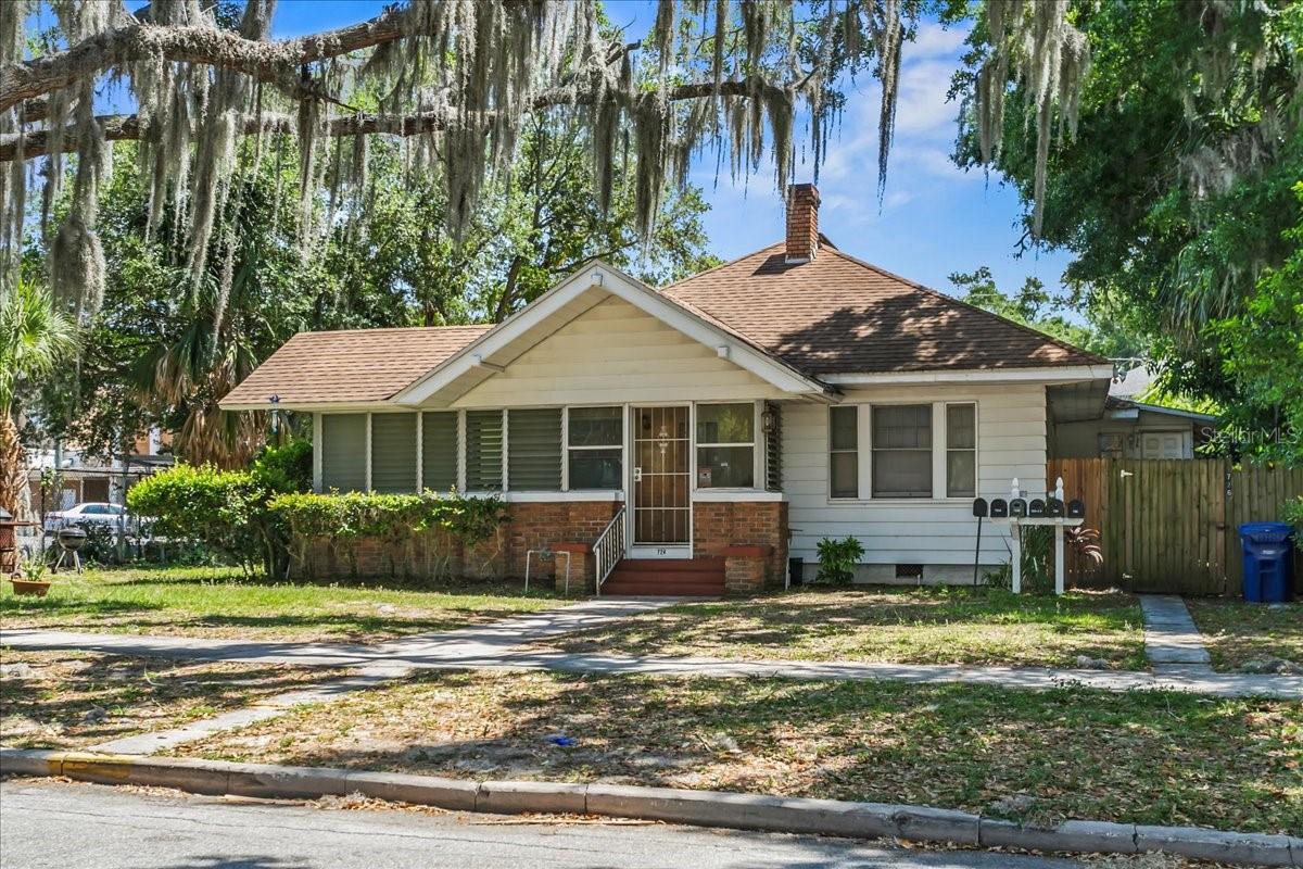 724 W Central Ave