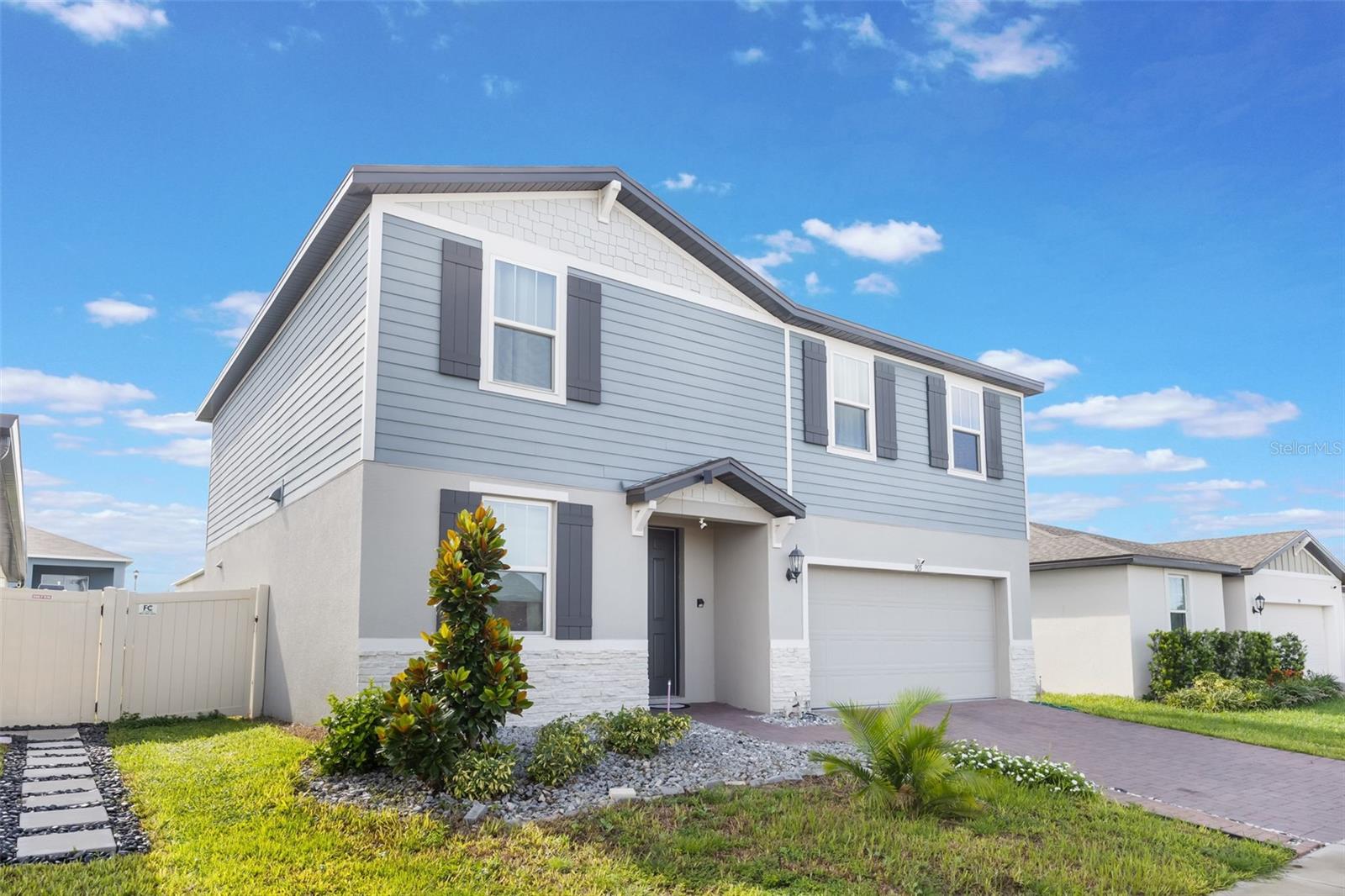 905 Cambridge Dr