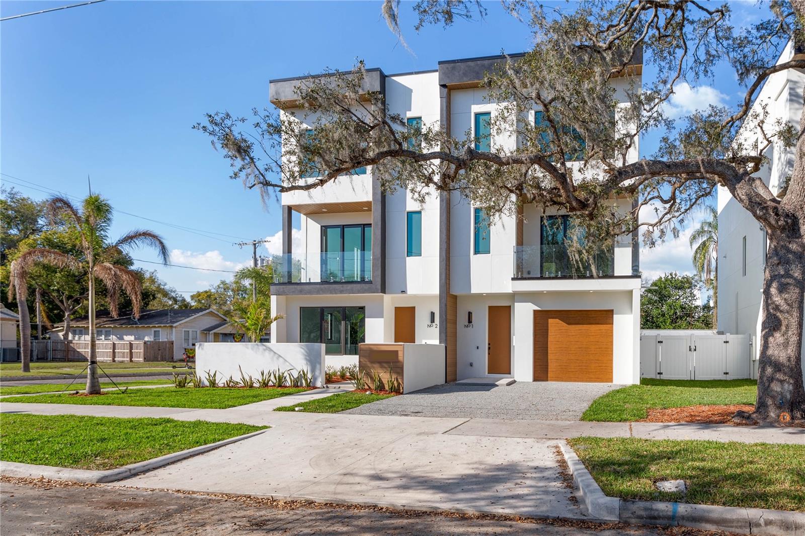 117 W Gladys St #2