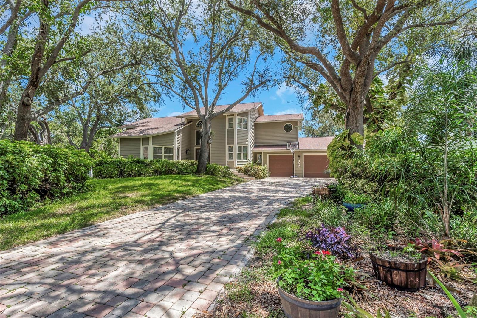 1065 Sable CT NE