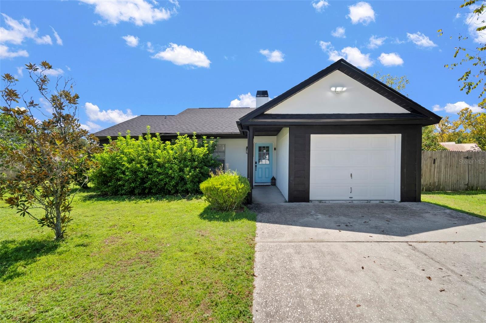 4613 N Country Hills CT