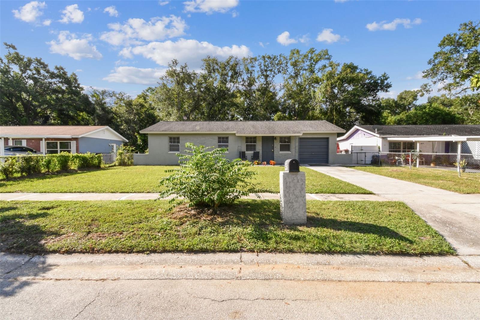 4419 Dolphin Dr