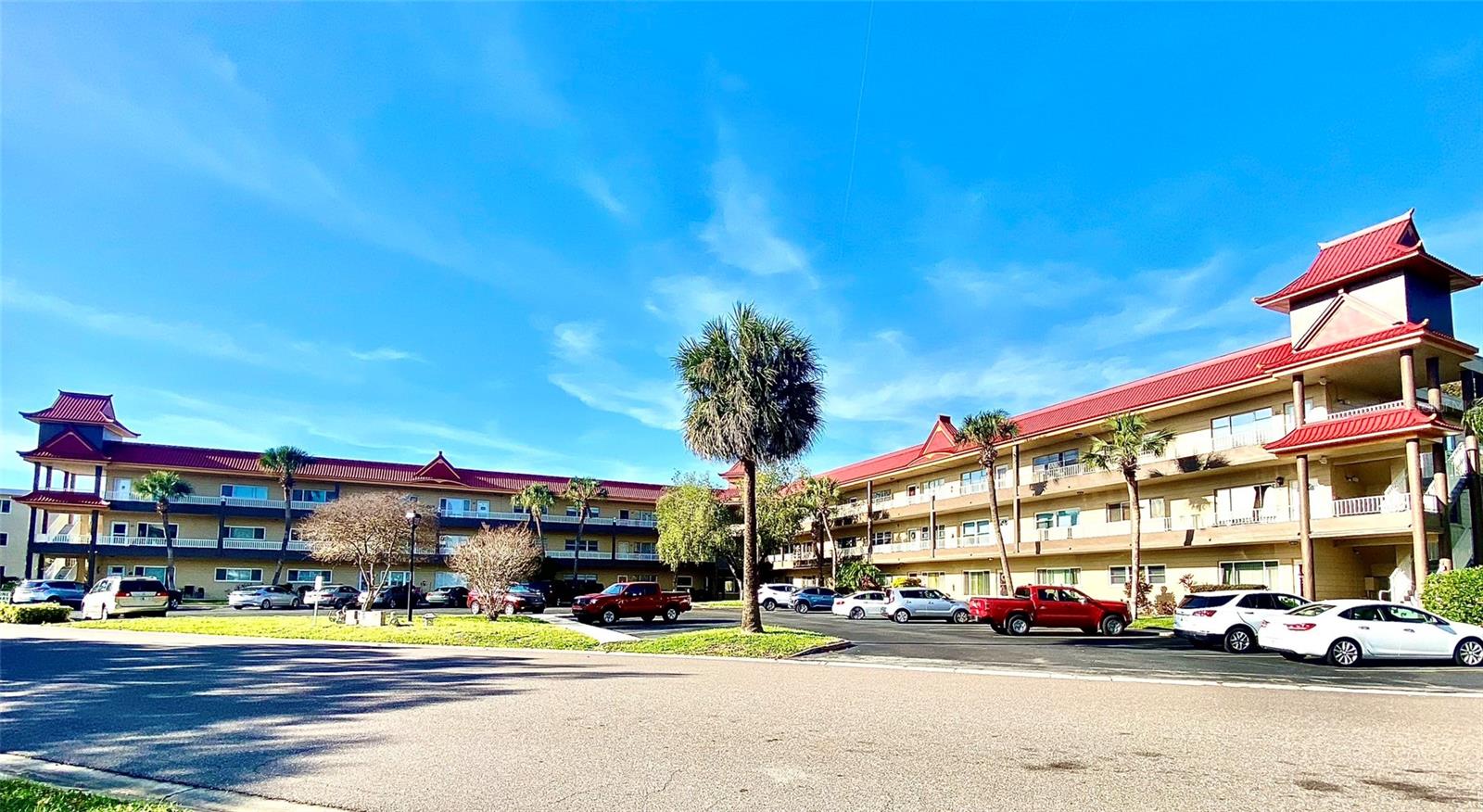 2402 Ecuadorian Way #18