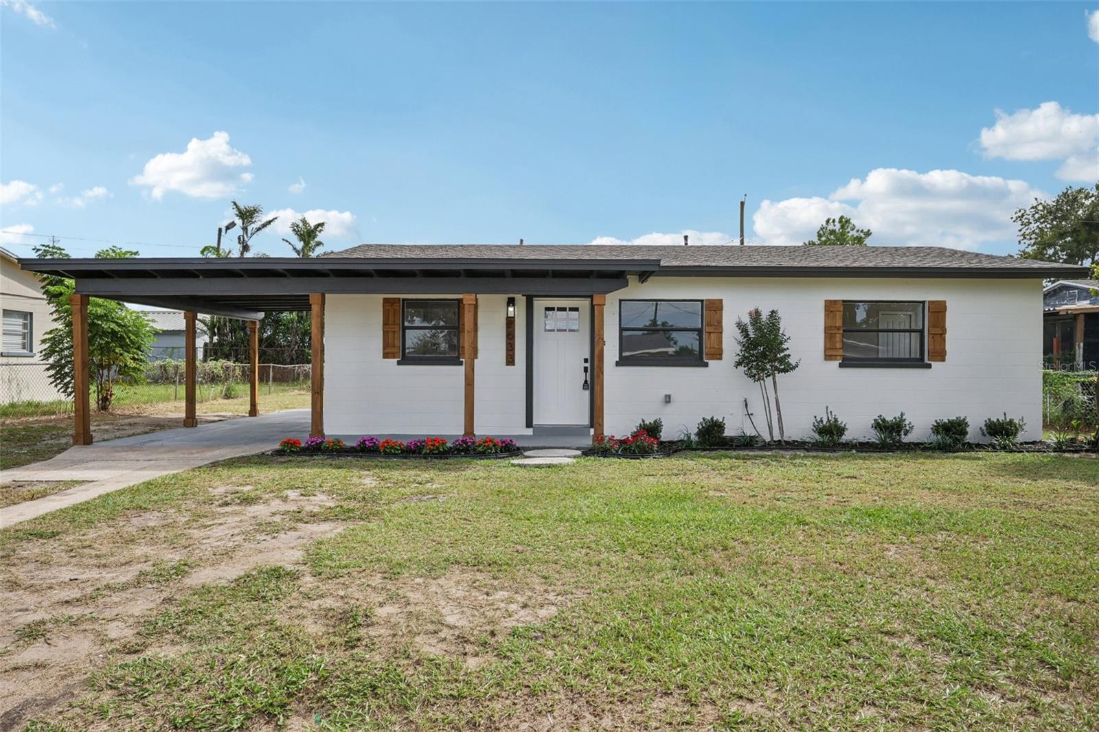 2633 Royal Dr