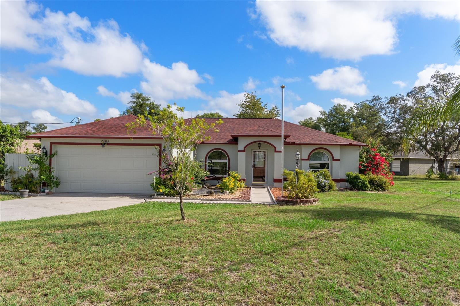2104 Linwood Ave