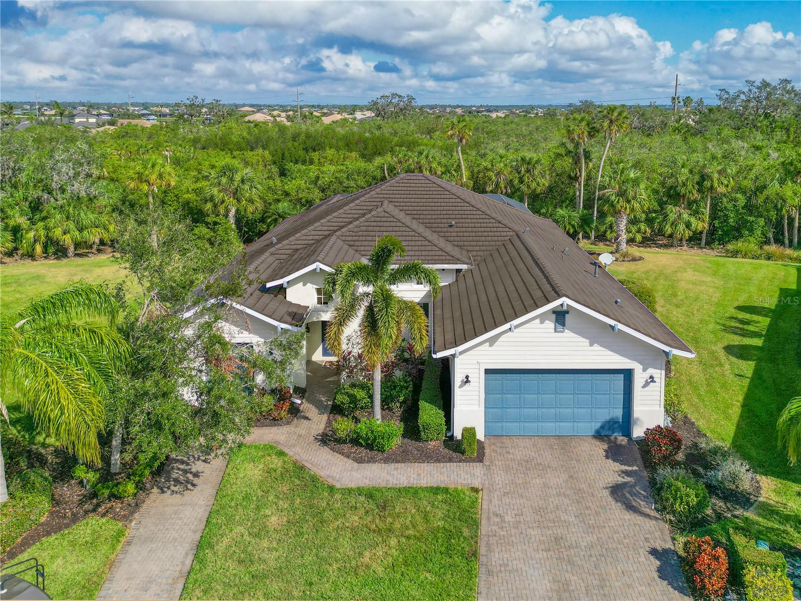 931 Mangrove Edge CT