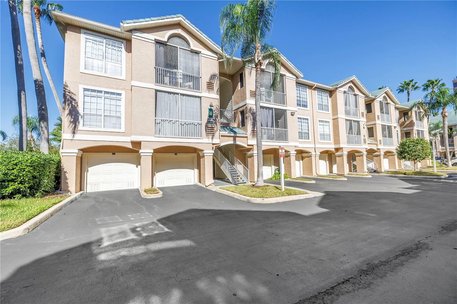 4206 Bay Club Cir #4206