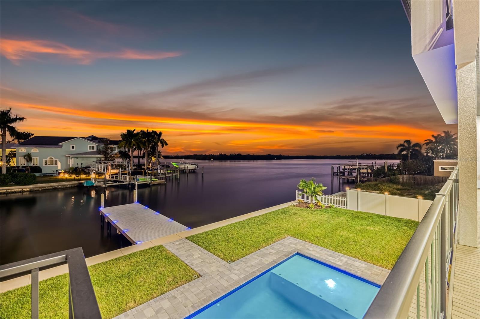 2121 Bayou Grande Blvd NE