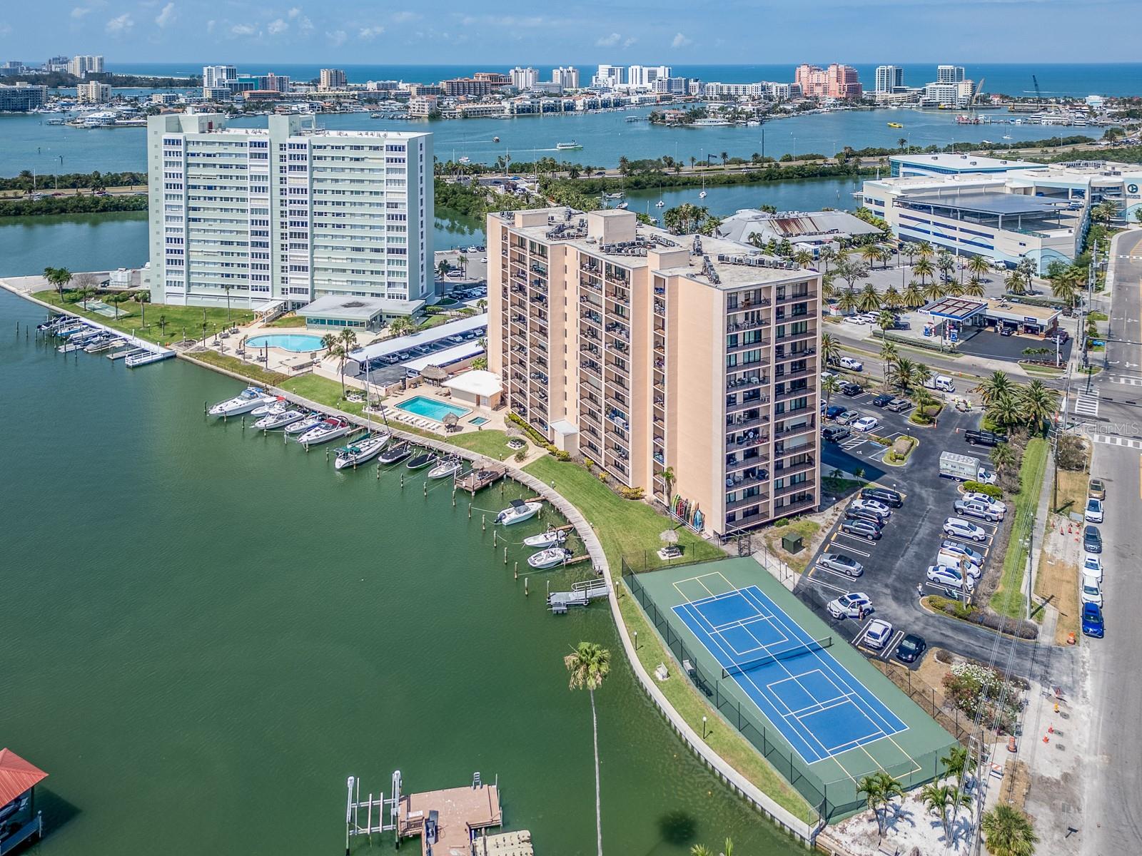 51 Island Way #1001