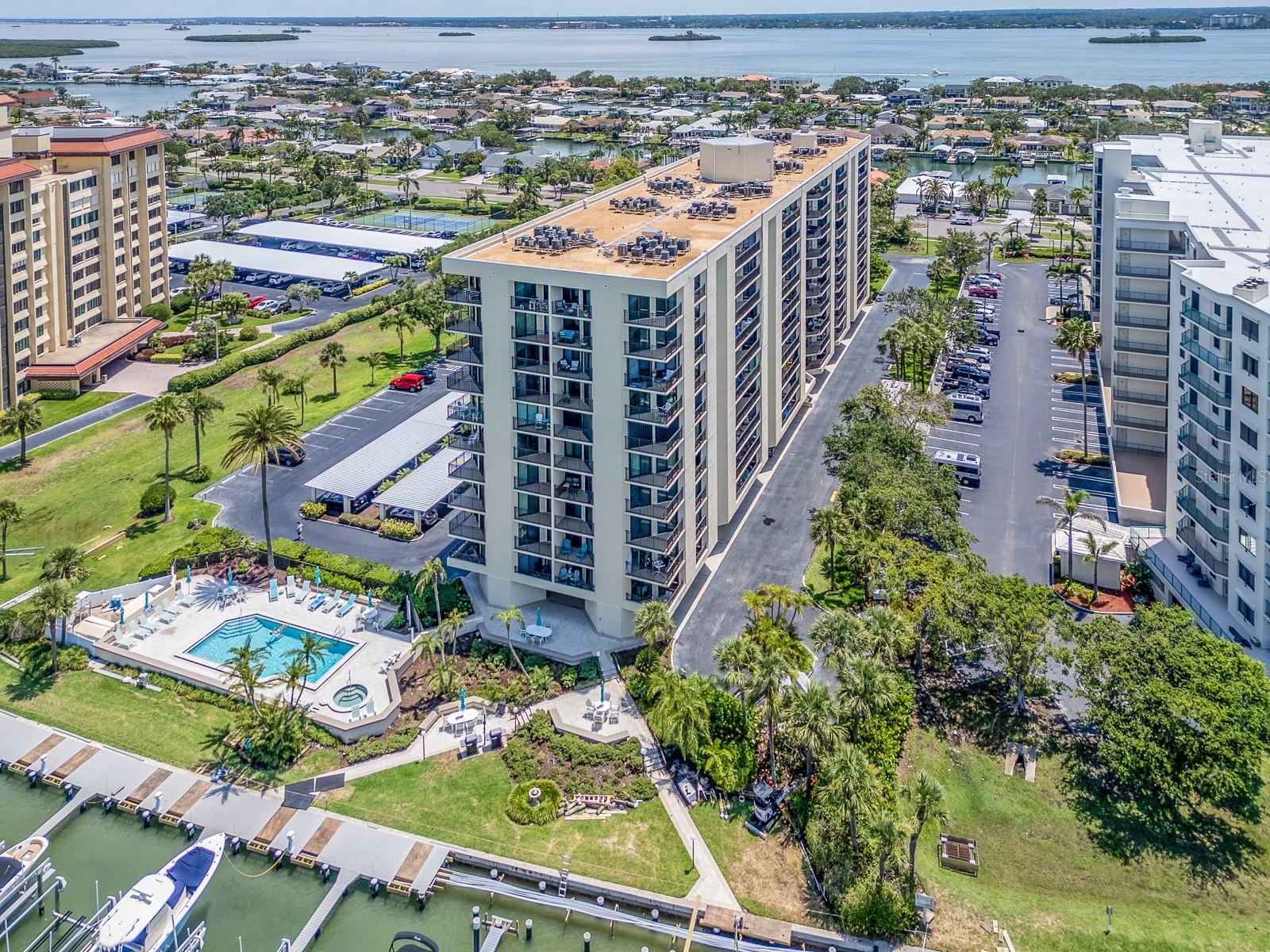 690 Island Way #1112