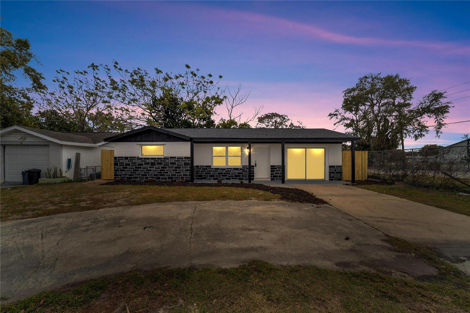 4012 Valencia Dr
