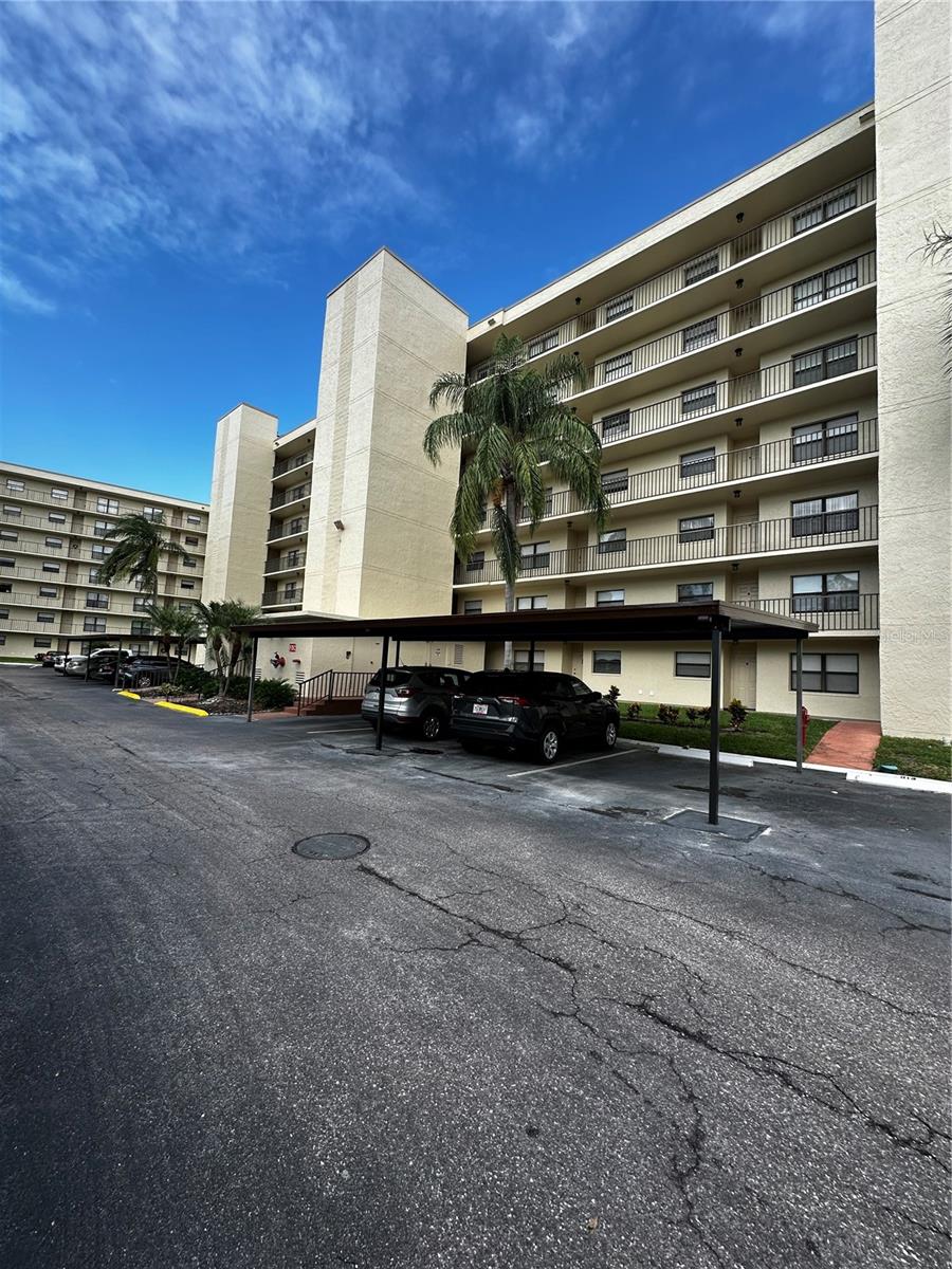 800 Cove Cay Dr #4F