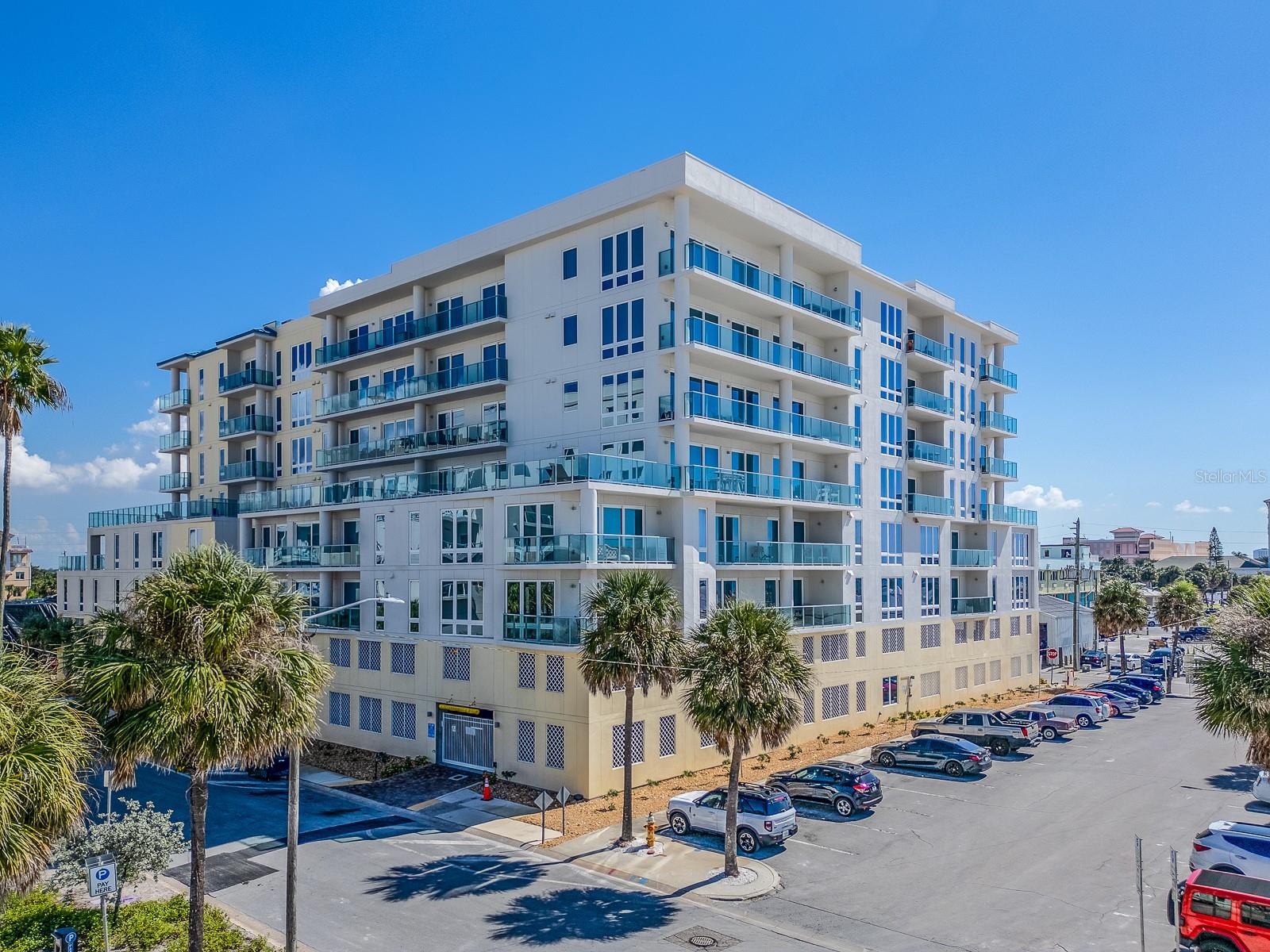 15 Avalon St #402