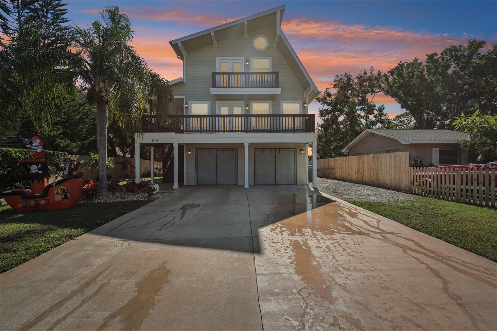 3140 N Canal Dr