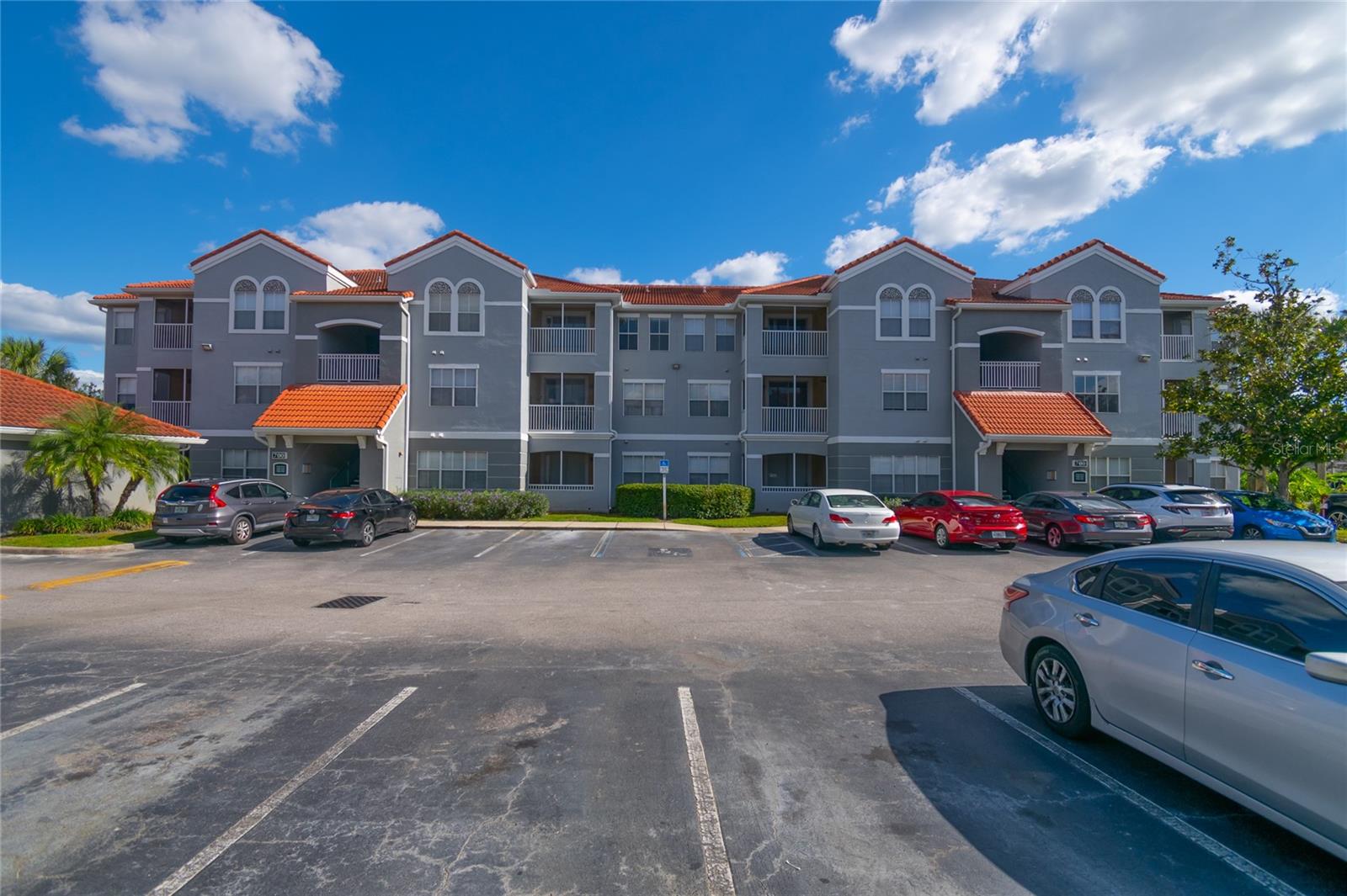 18001 Richmond Place Dr #735