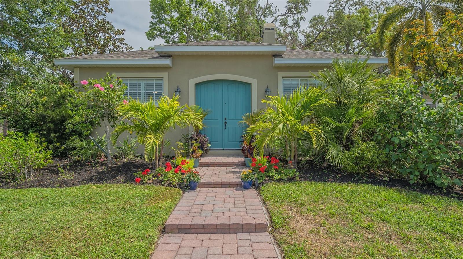 640 N Osprey Ave