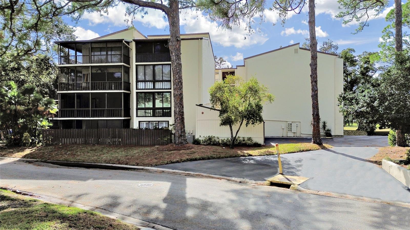 700 Starkey Rd #624