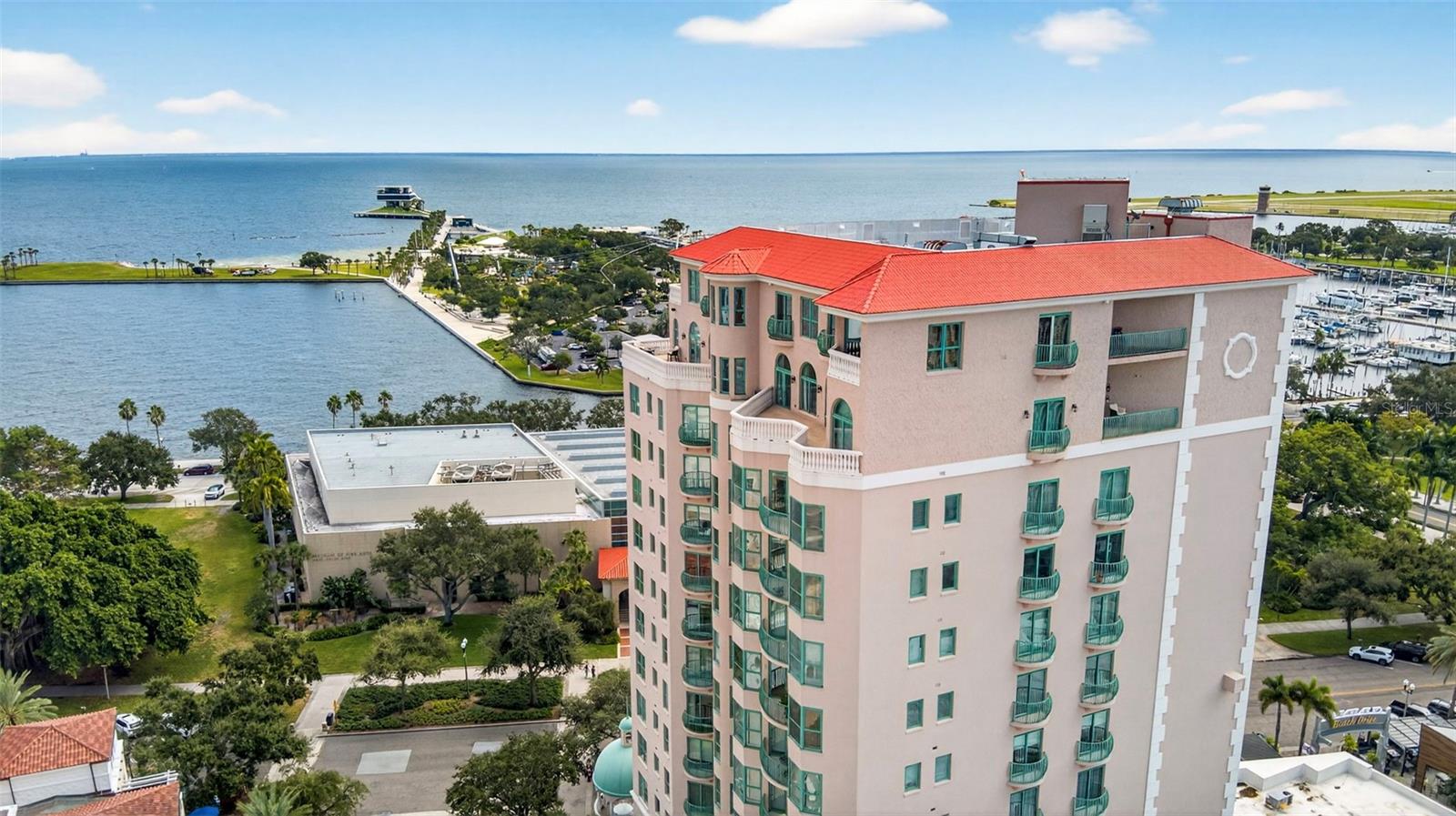 288 Beach Dr NE #4B