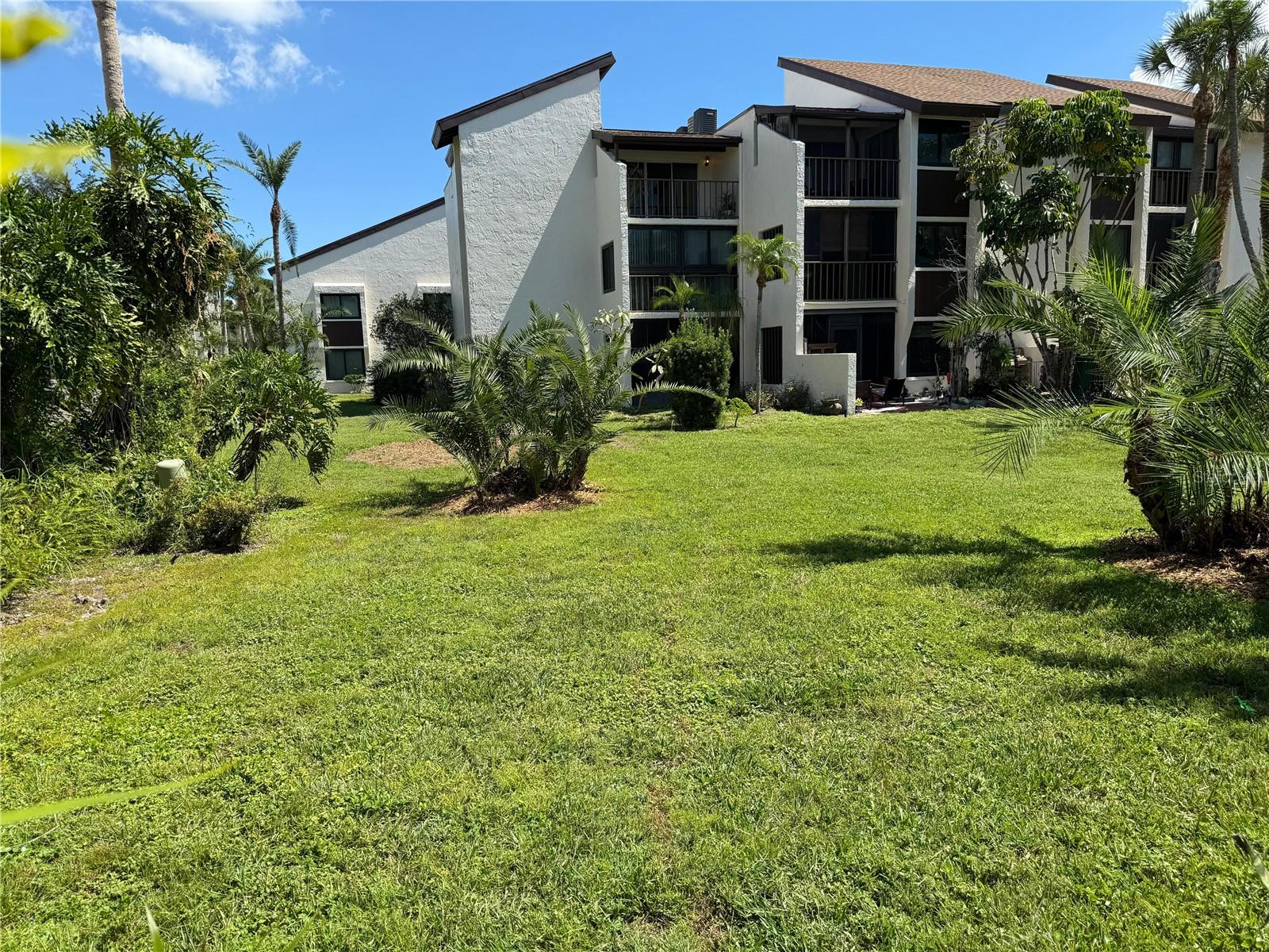 2207 Belleair Rd #B22