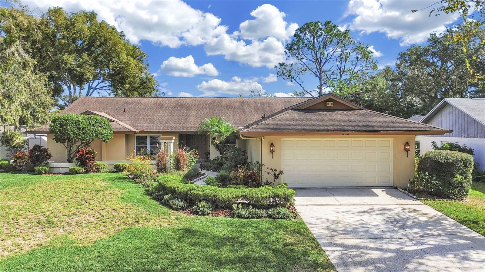 305 Running Horse Rd