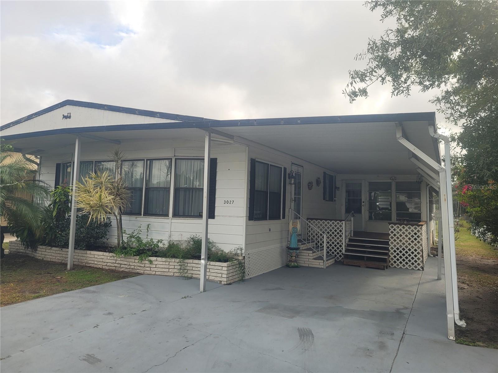 3027 Galaxy Ln