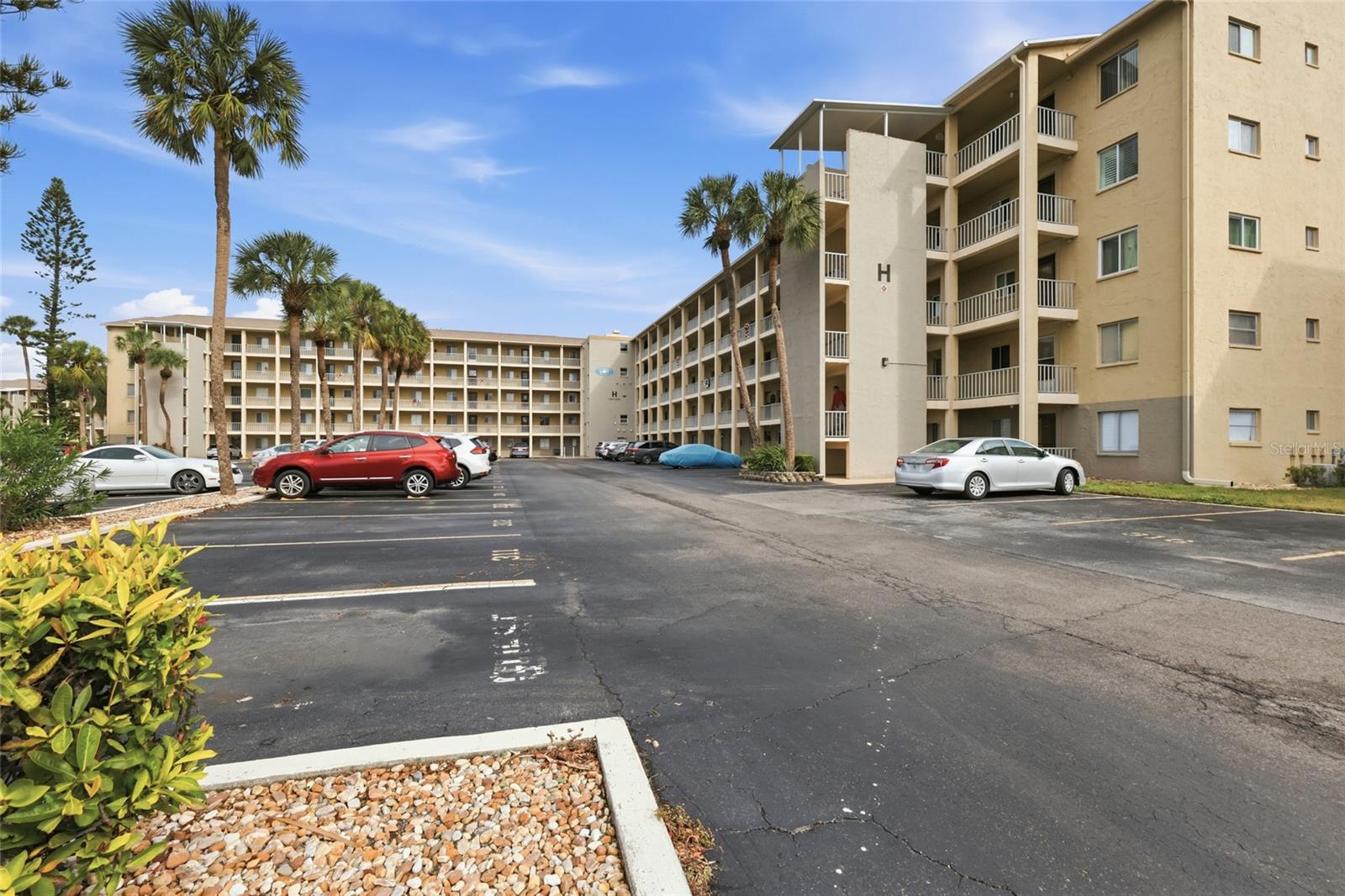 3839 Lake Bayshore Dr #H516