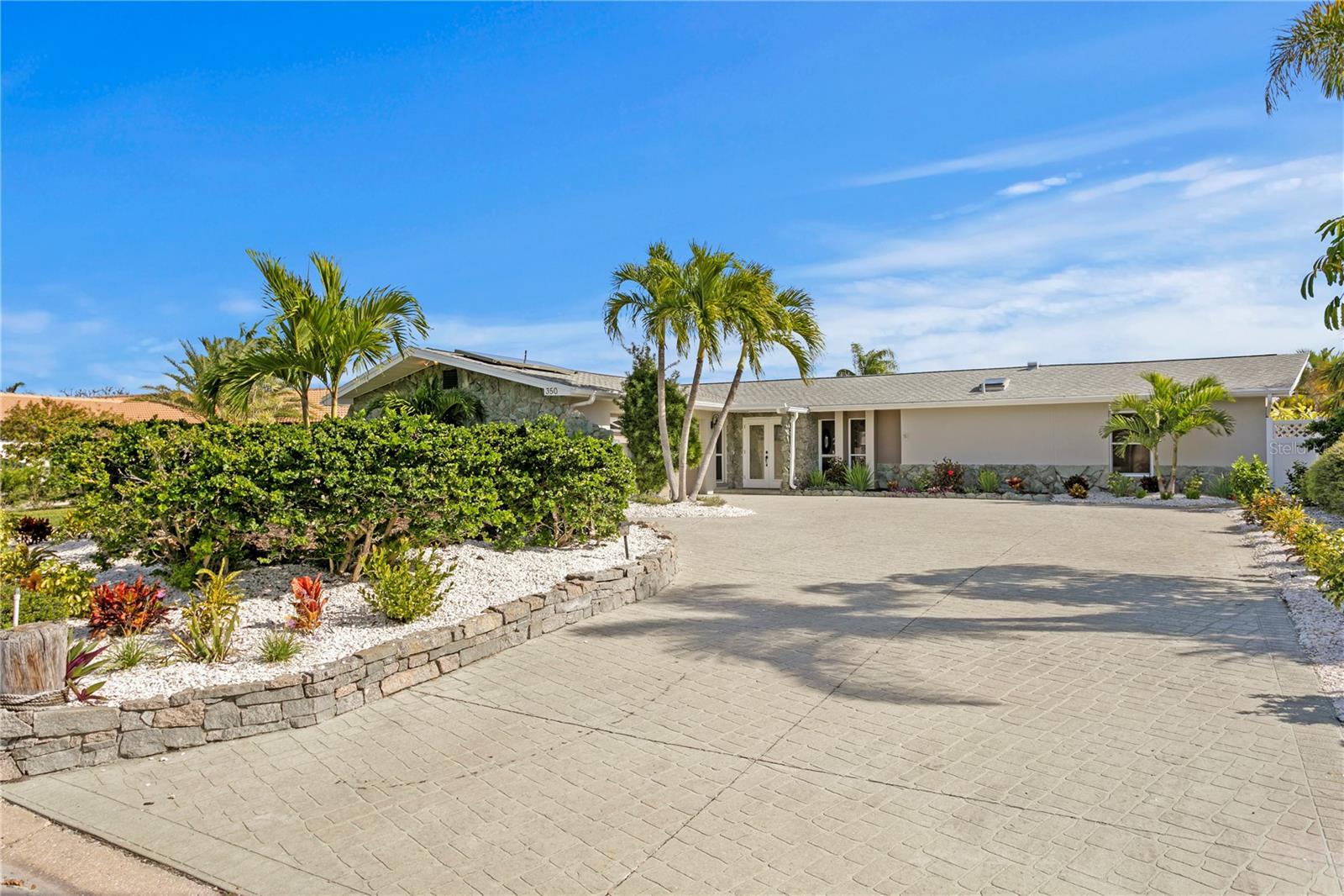 350 N Julia Cir