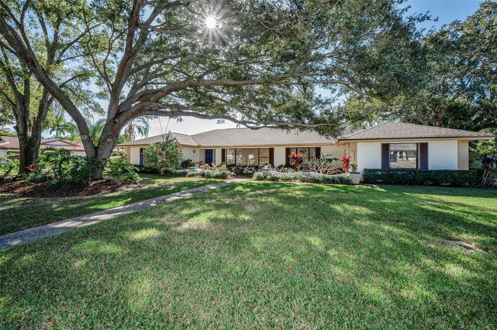 2391 Roberta Ln