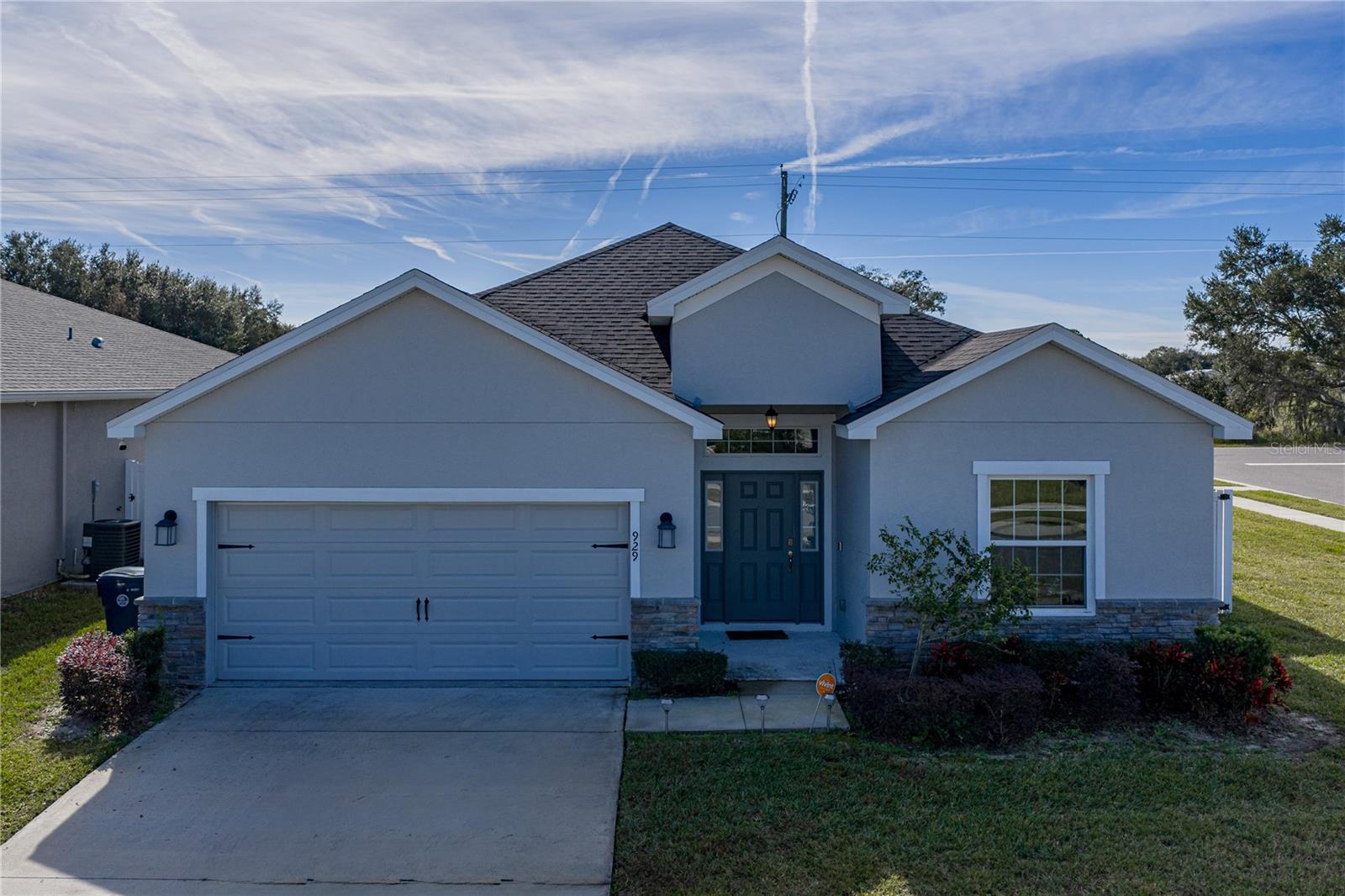 929 Montgomery Ln